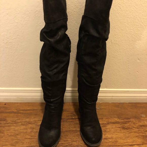 Boots - Picture 6 of 8